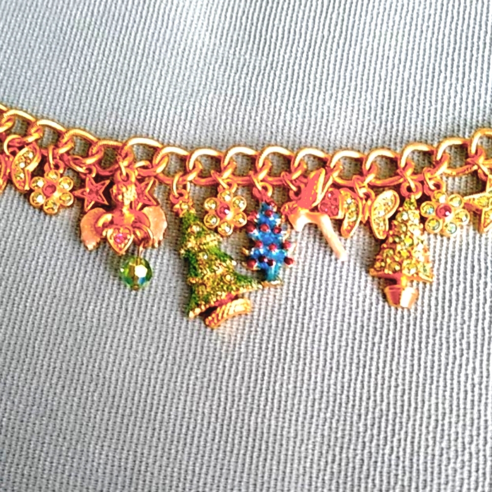 KIRK'S FOLLY CHRISTMAS π BRACELET - Picture 1 of 8
